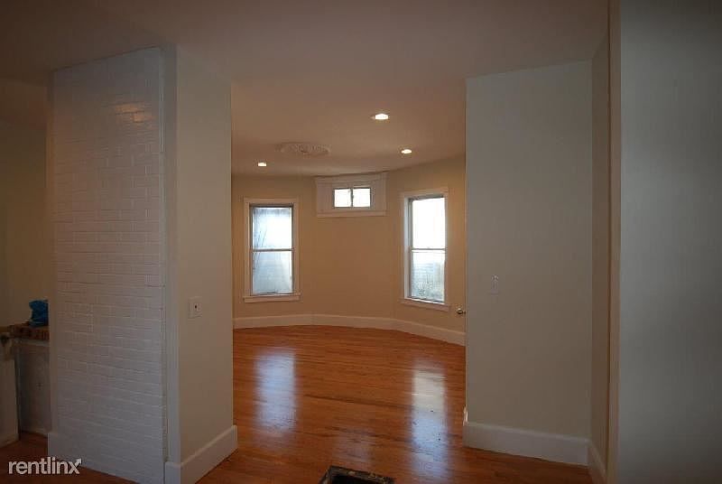 8 Rockledge #3 Boston - Fort Hill Unit Photo 3