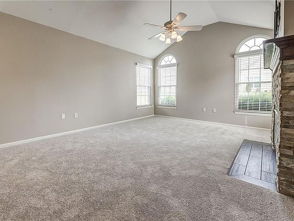 5th image of 13948 Kenneth Ct