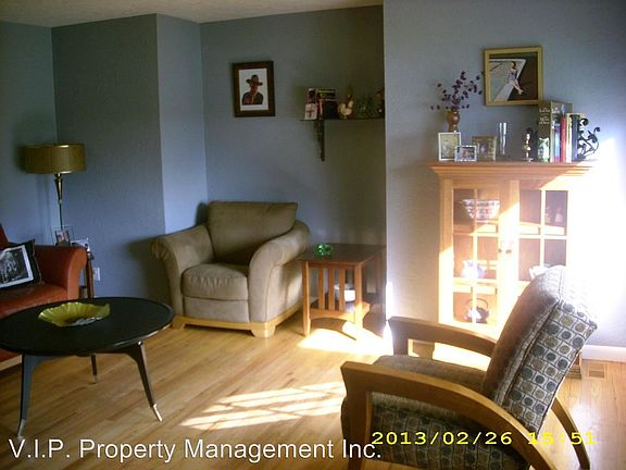 4th image of 4545 SE Washington St