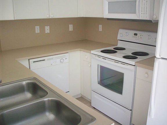 2nd image of 10776 NW 84th Ln #230
