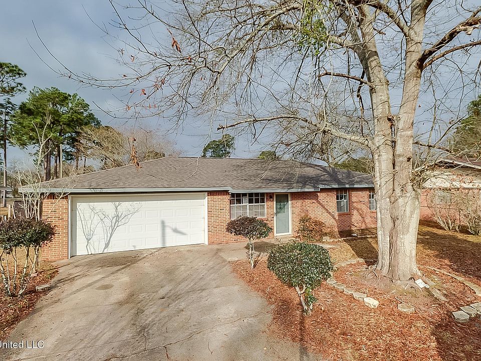 1st image of 108 Ashford Ct