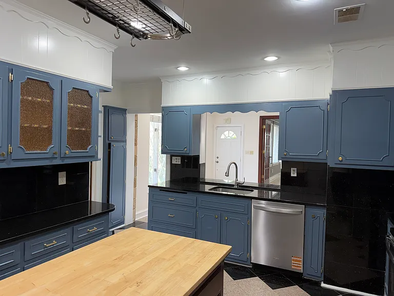 8212 Old Georgetown Rd — Photo 20