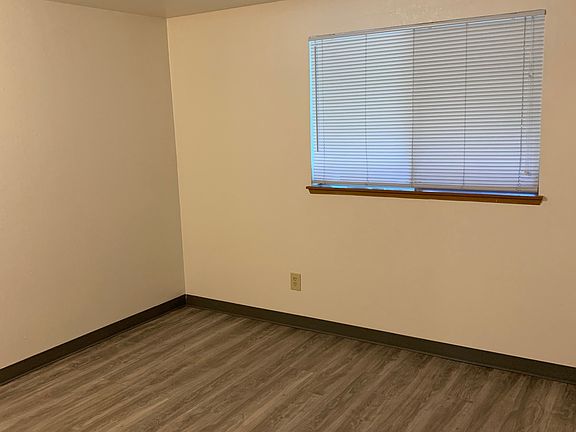 5th image of 14381 30th Ave NE APT 36