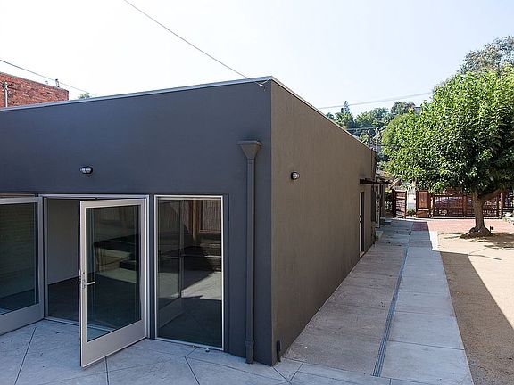 5th image of 1858 Echo Park Ave