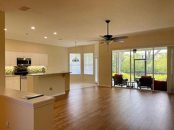 5th image of 721 El Vergel Ln