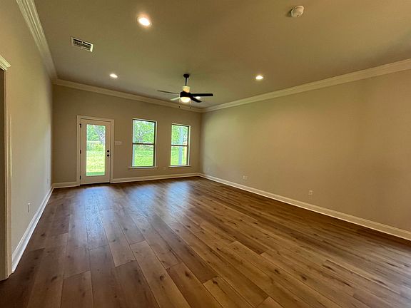 2nd image of 2432 Goldfinch Dr
