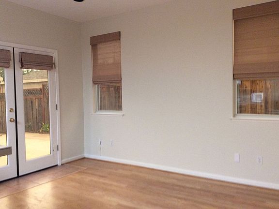 5th image of 305 Village Cir