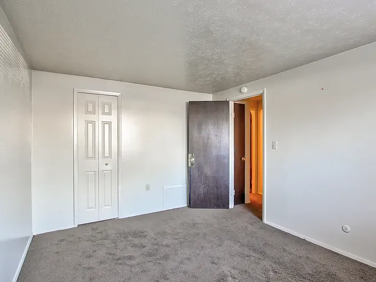 Lake Street Apartments — Photo 11