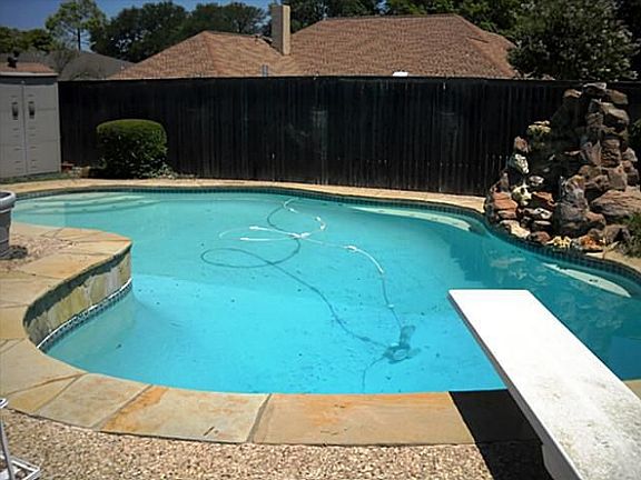 3rd image of 1425 Glenhill Ln