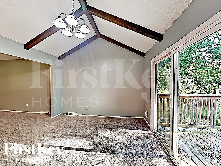 5906 NW Walnut Creek Cir — Photo 5