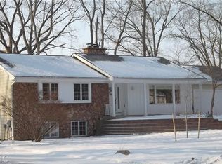410 Walnut Woods Ct, Plainwell, MI 49080