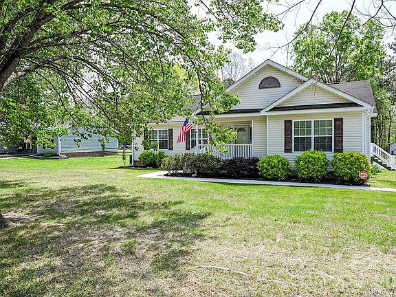 5th image of 105 Woodland Ln