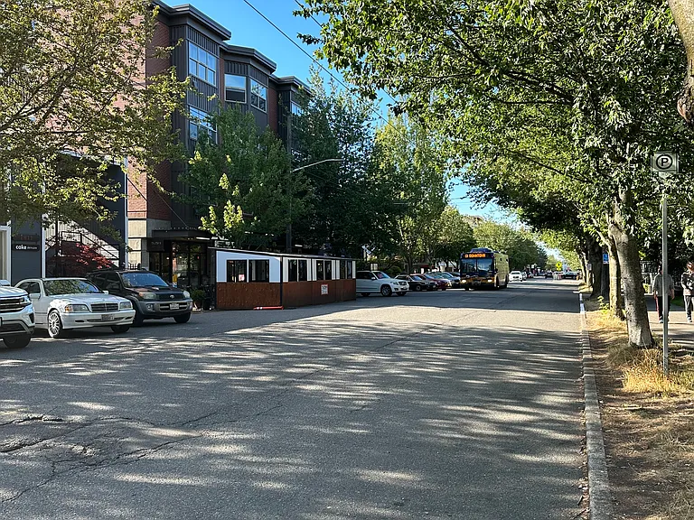 Queen Anne Avenue just a short walk away! Nearby access to restaurants, shops, grocery stores, community centers, and schools.