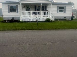 1414 Chestnut St, Alden, NY 14004