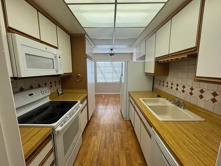 5465 Cribari Grn — Photo 2