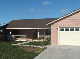 869 NE Oak Pl, Redmond, OR 97756