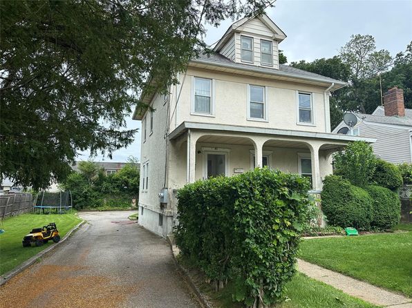61 Nassau Ave APT 1