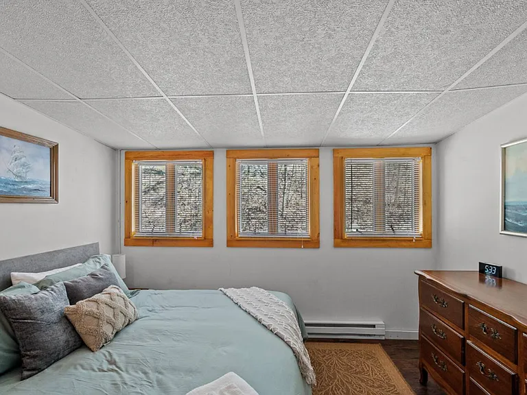 858 S Shore Rd — Photo 25