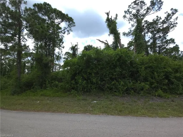 566 Parker AVE S, LEHIGH ACRES, FL 33974