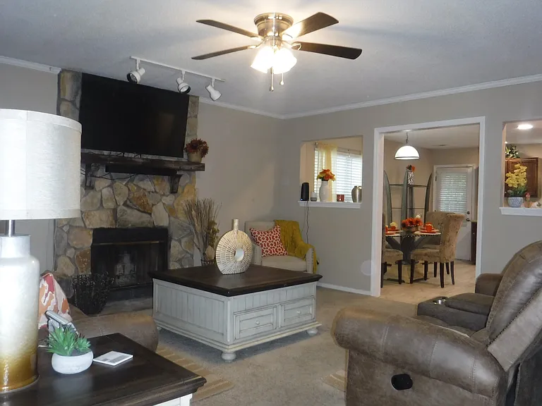 123 Gower Rd — Photo 2
