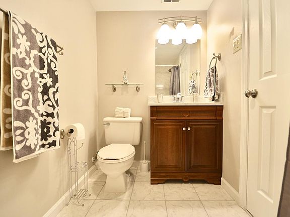 2nd image of 748 Quince Orchard Blvd APT 202