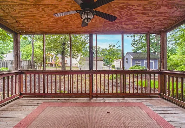 408 Deerwood Dr — Photo 11