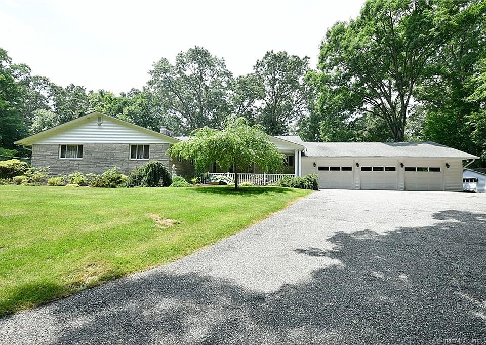 1st image of 104 Knoll Dr