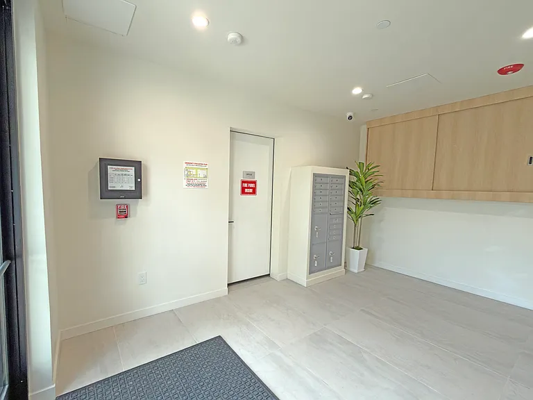 10934 Peach Grove St #201 — Photo 110