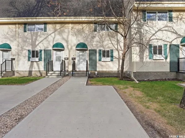 15 Killarney WAY, Regina, SK S4S 6V8
