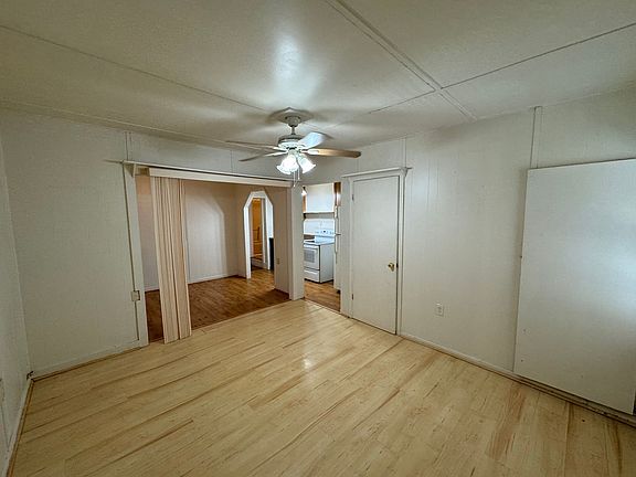4th image of 212 Scott Dr SW #B