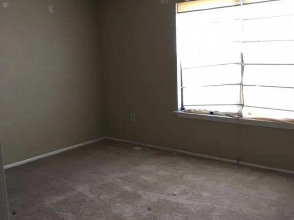 3 Kirby Ln #3, Franklin Park, NJ 08823