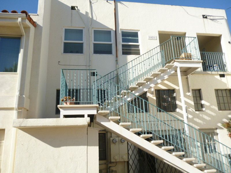 1st image of 1021 Park Pl