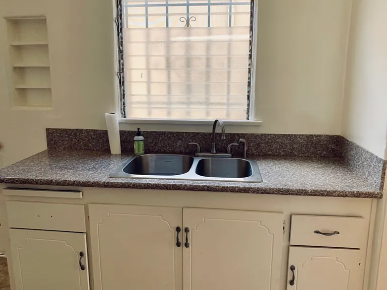418 N Gardner St #418 — Photo 6