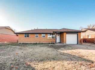 756 W Main St, Moore, OK 73160