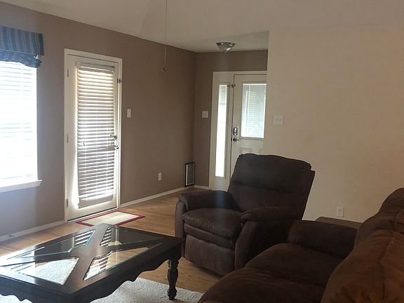 4th image of 4230 Green Meadow Dr