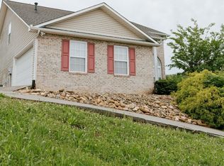 343 Woodsedge Rd, Knoxville, TN 37924