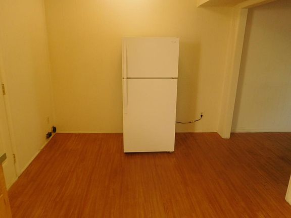 5th image of 318 N Poplar St APT 4