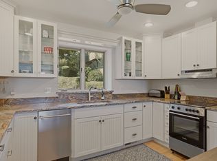 157 Harrison Ave APT 14, Newport, RI 02840
