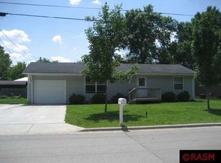 321 W Sharon St, Le Center, MN 56057