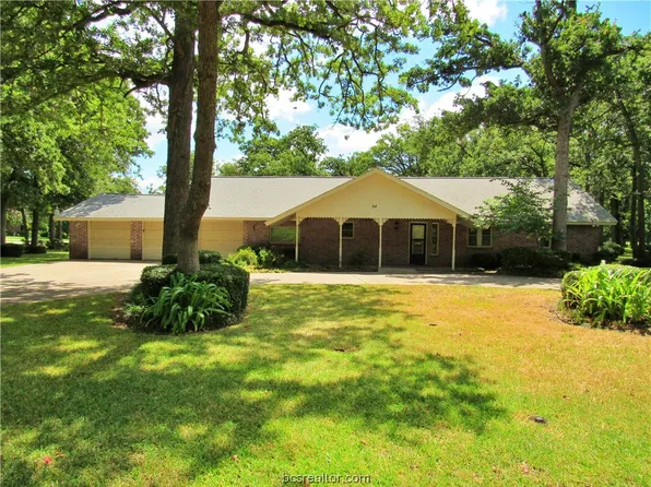 84 Golfview Dr, Hilltop Lakes, TX 77871