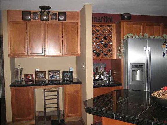 4th image of 906 Leisure Ln
