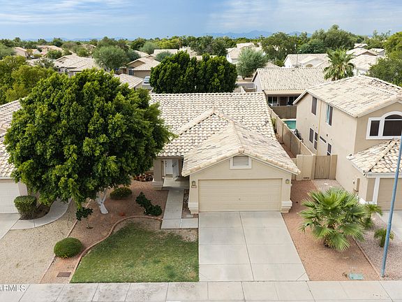 4th image of 7439 W LOUISE Drive
