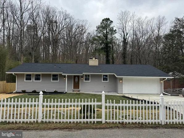 5107 Boulder Dr, Oxon Hill, MD 20745