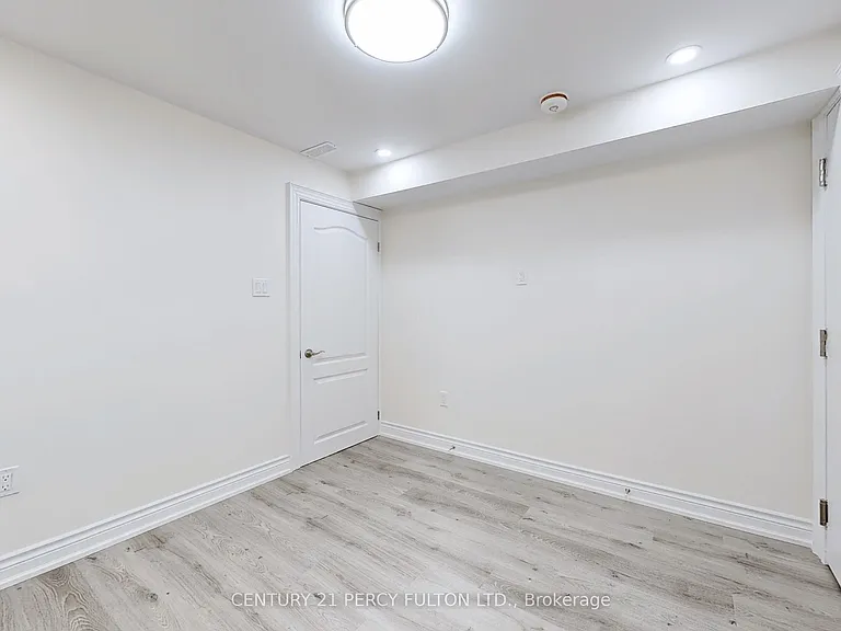 47 Sapphire Dr #BASEMENT — Photo 21