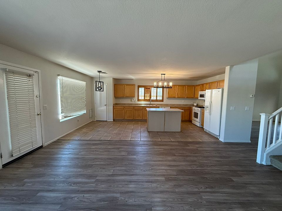 1st image of 2513 N 109th Ave