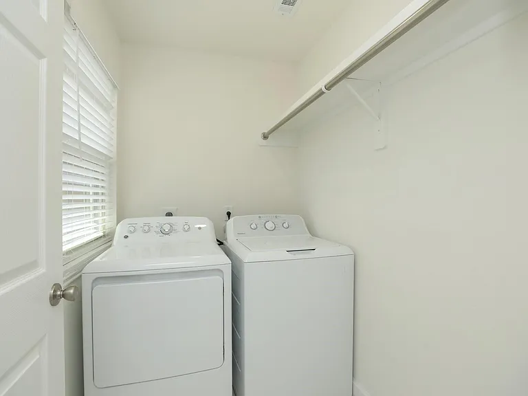 2050 Augusta Dr — Photo 26