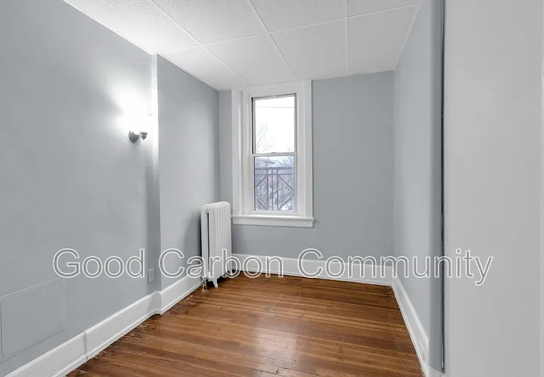 131 Allen St #12 — Photo 11