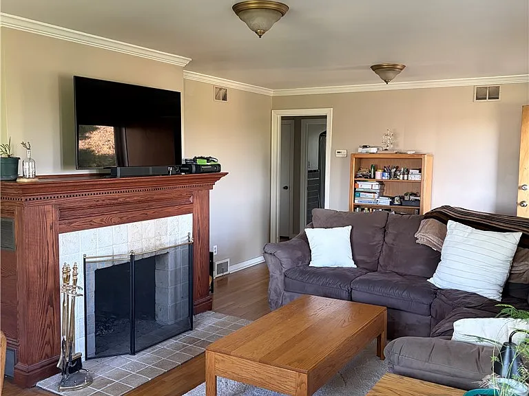 359 Dorseyville Rd — Photo 1