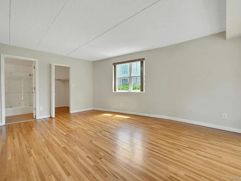 70 Lime Kiln Rd #2H — Photo 15