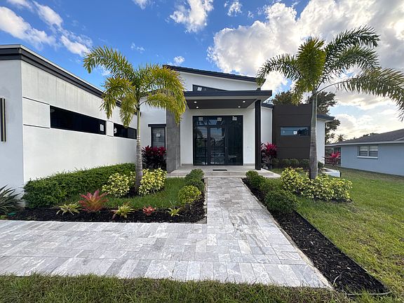2nd image of 1882 Coral Point Dr